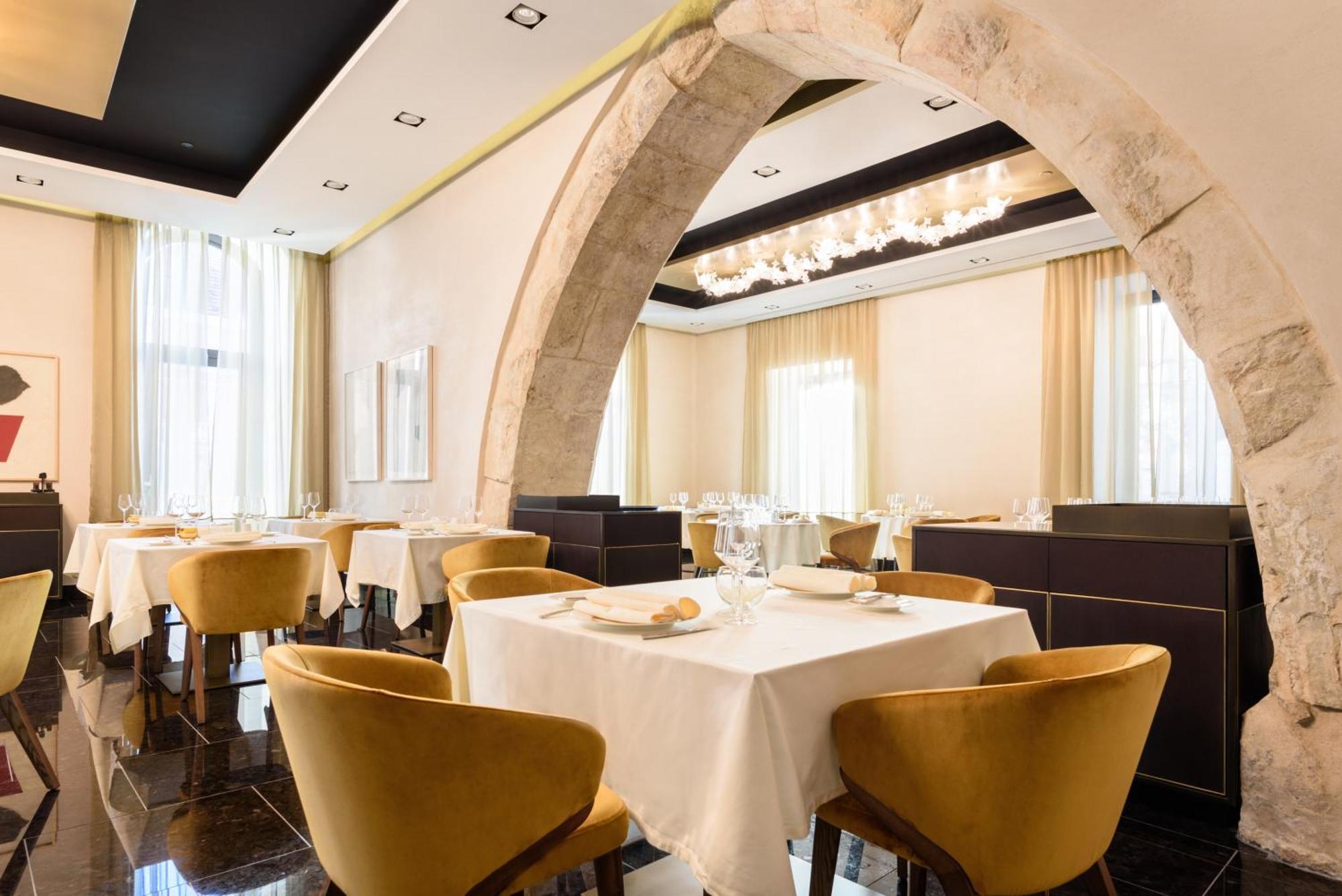 Aurea Museum By Eurostars Hotel Company Lisbon Exterior photo Restaurant interior